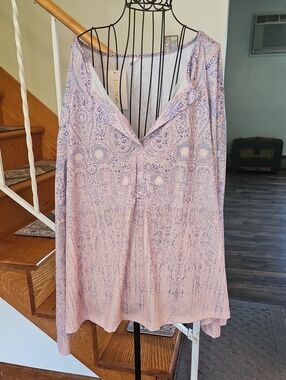 👚FLYCURVY Light Pink Paisley V-Neck Sleeveless Top